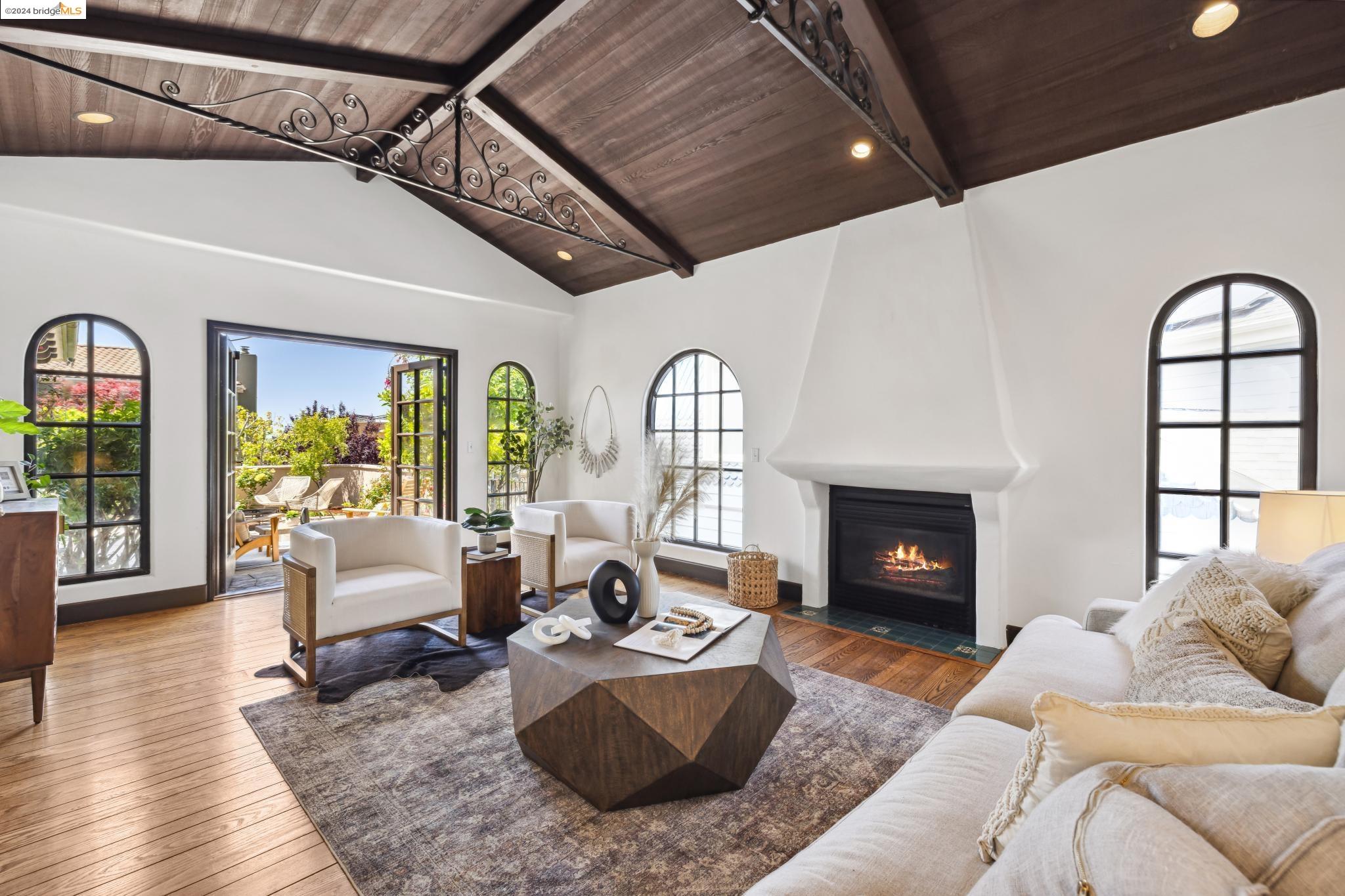 5866 Buena Vista Ave