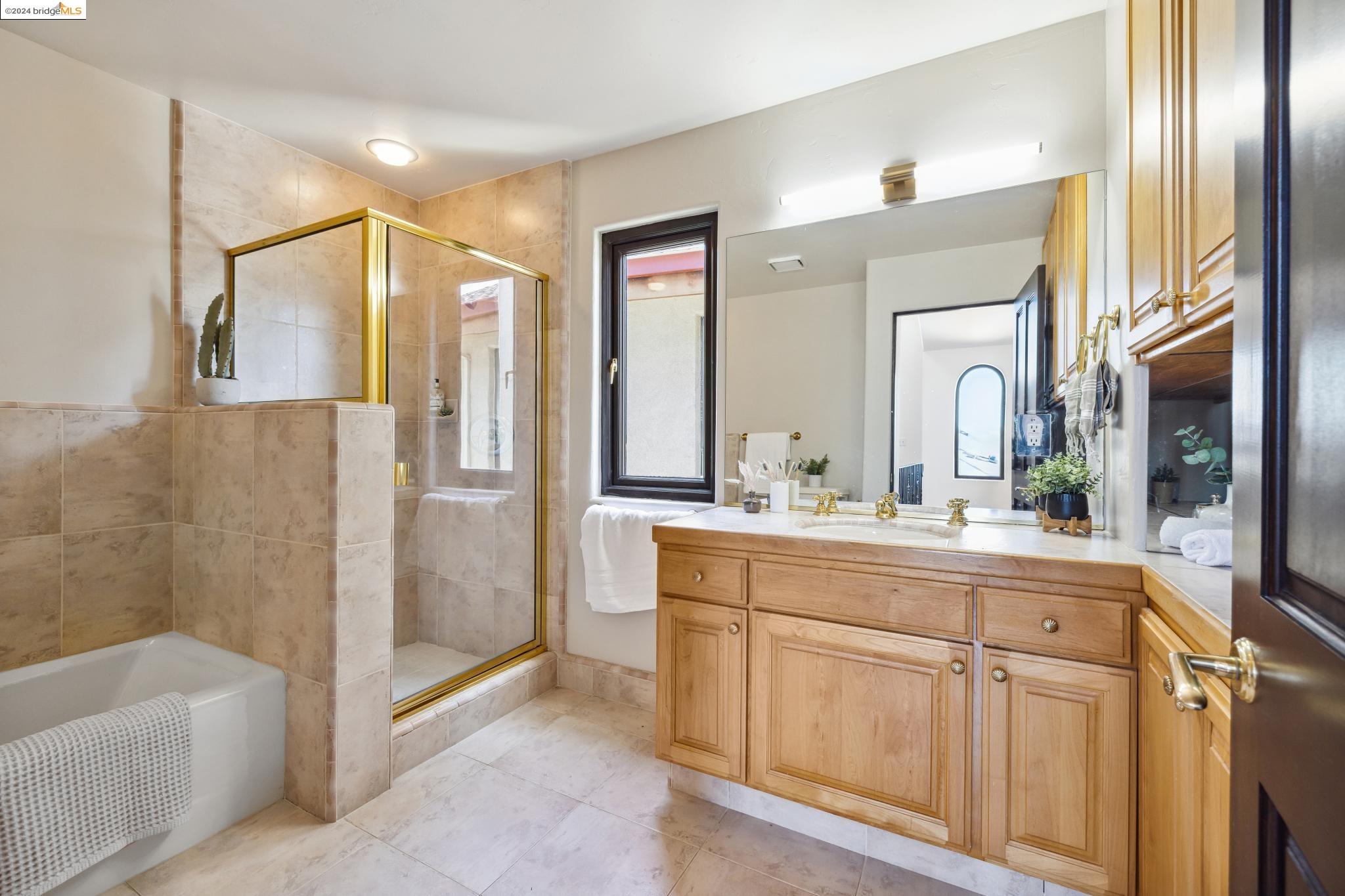 5866 Buena Vista Ave