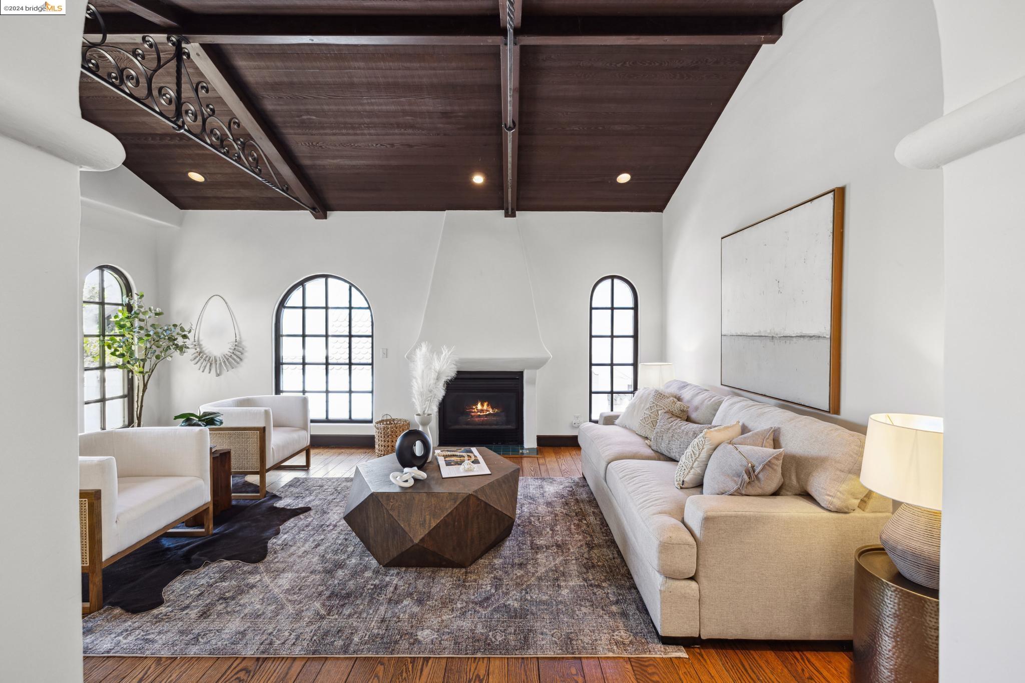 5866 Buena Vista Ave