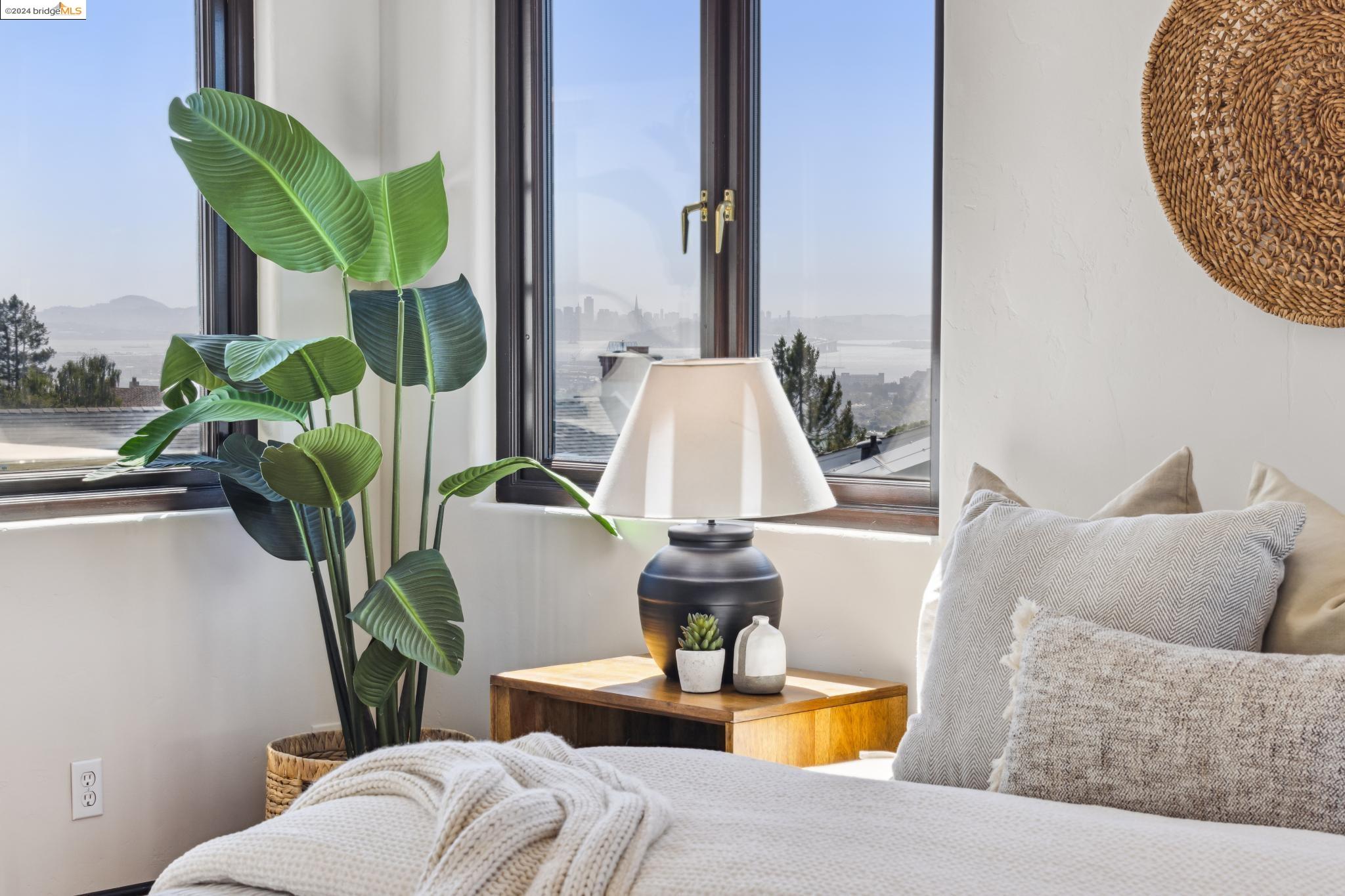 5866 Buena Vista Ave