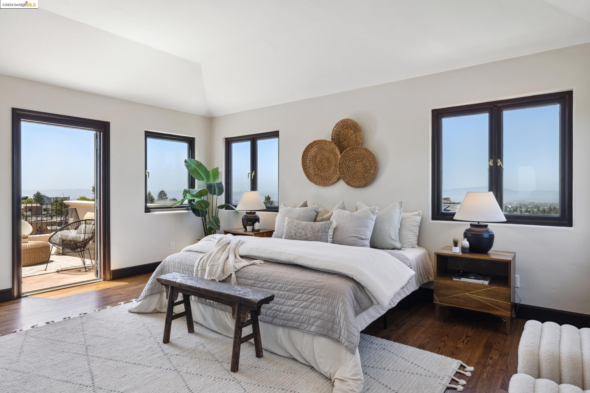 5866 Buena Vista Ave