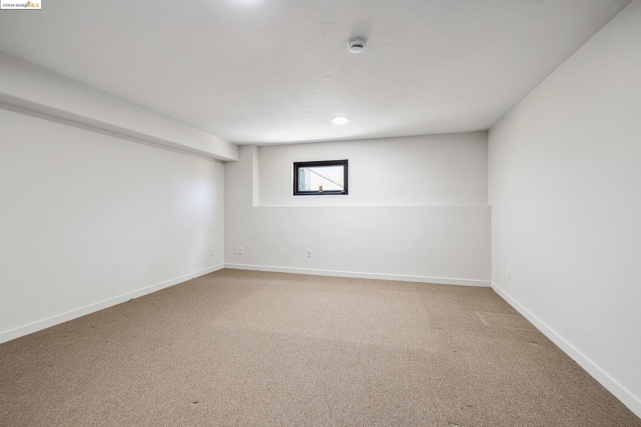 5866 Buena Vista Ave