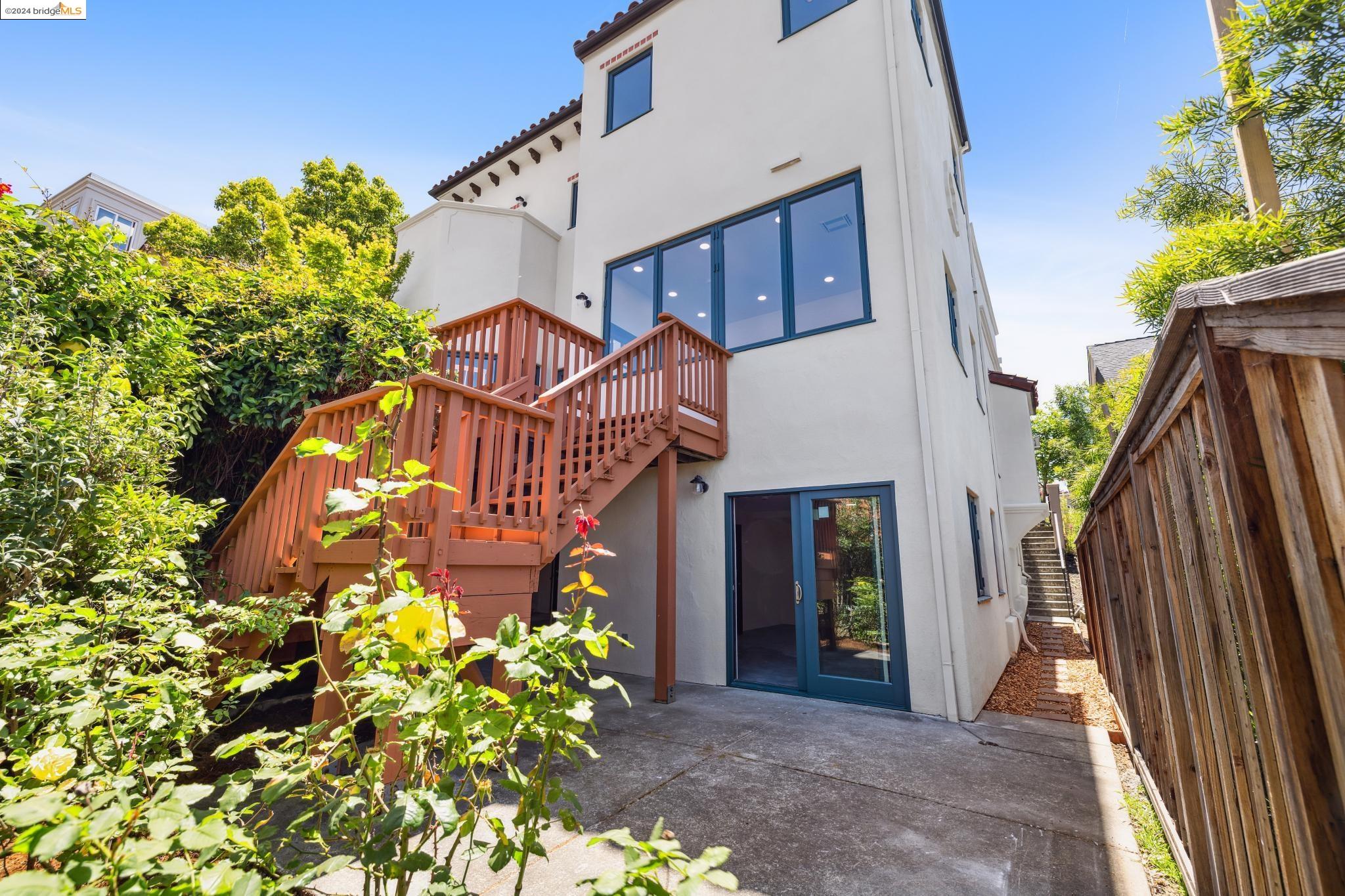 5866 Buena Vista Ave