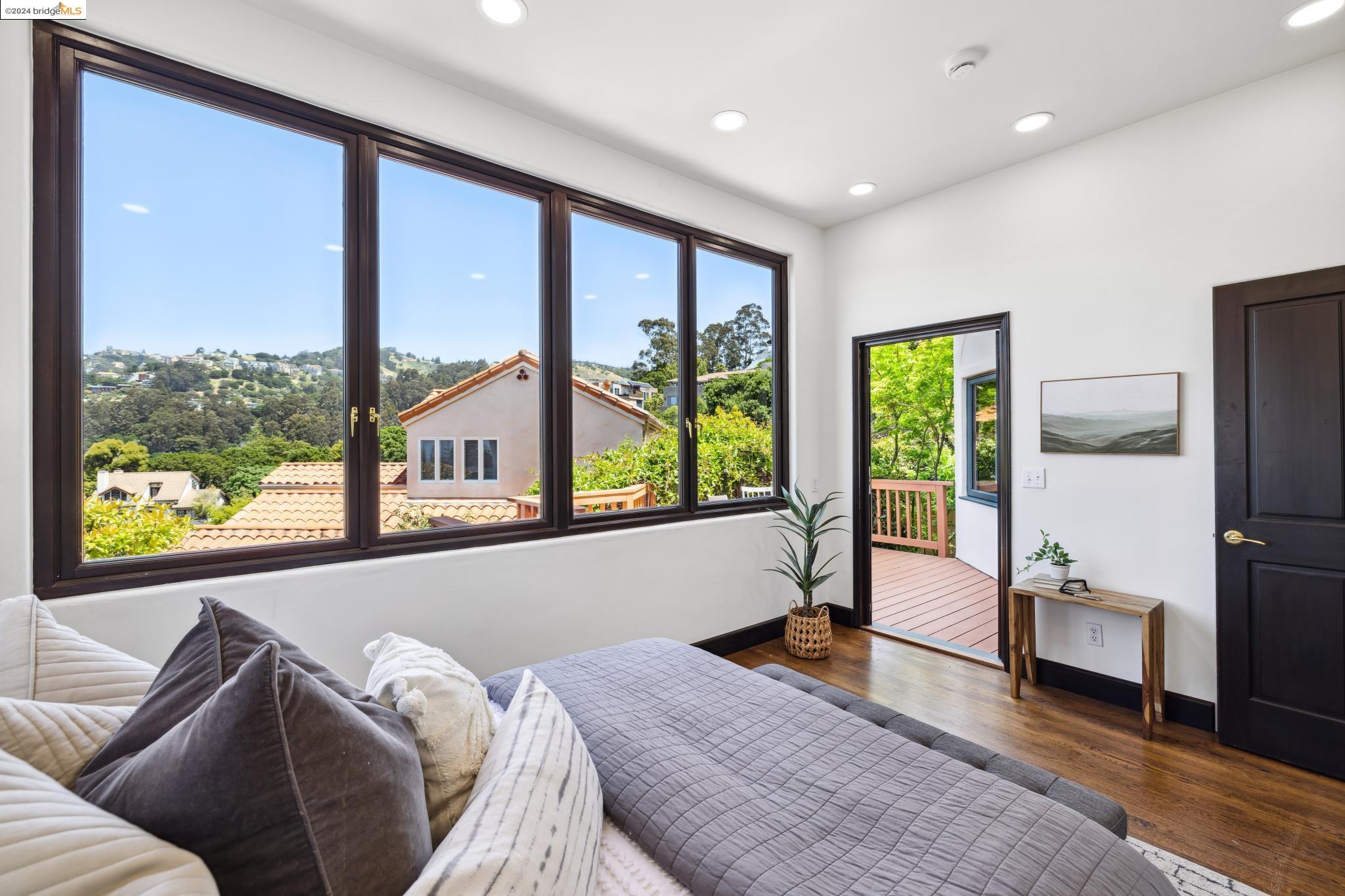 5866 Buena Vista Ave