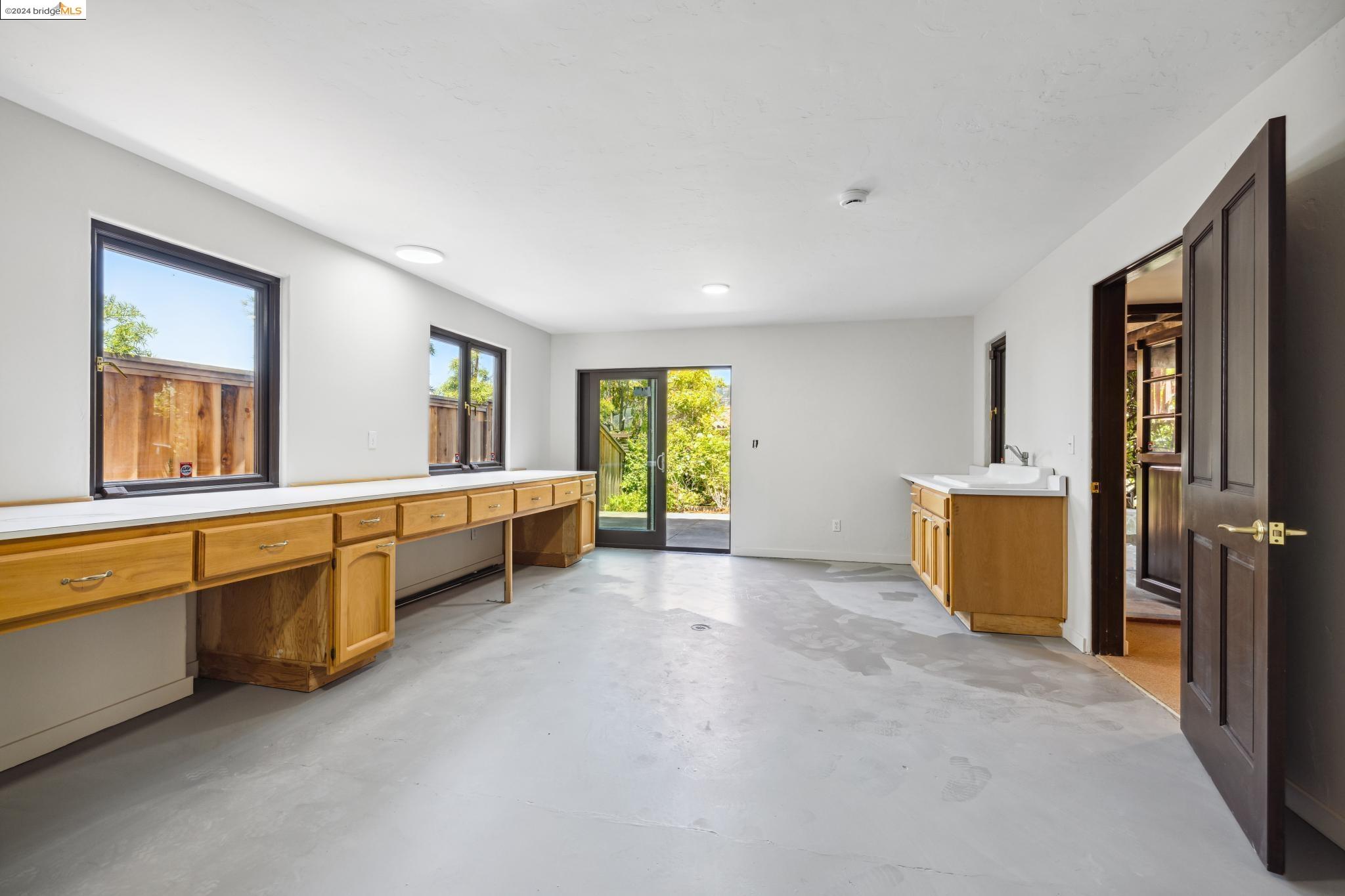 5866 Buena Vista Ave