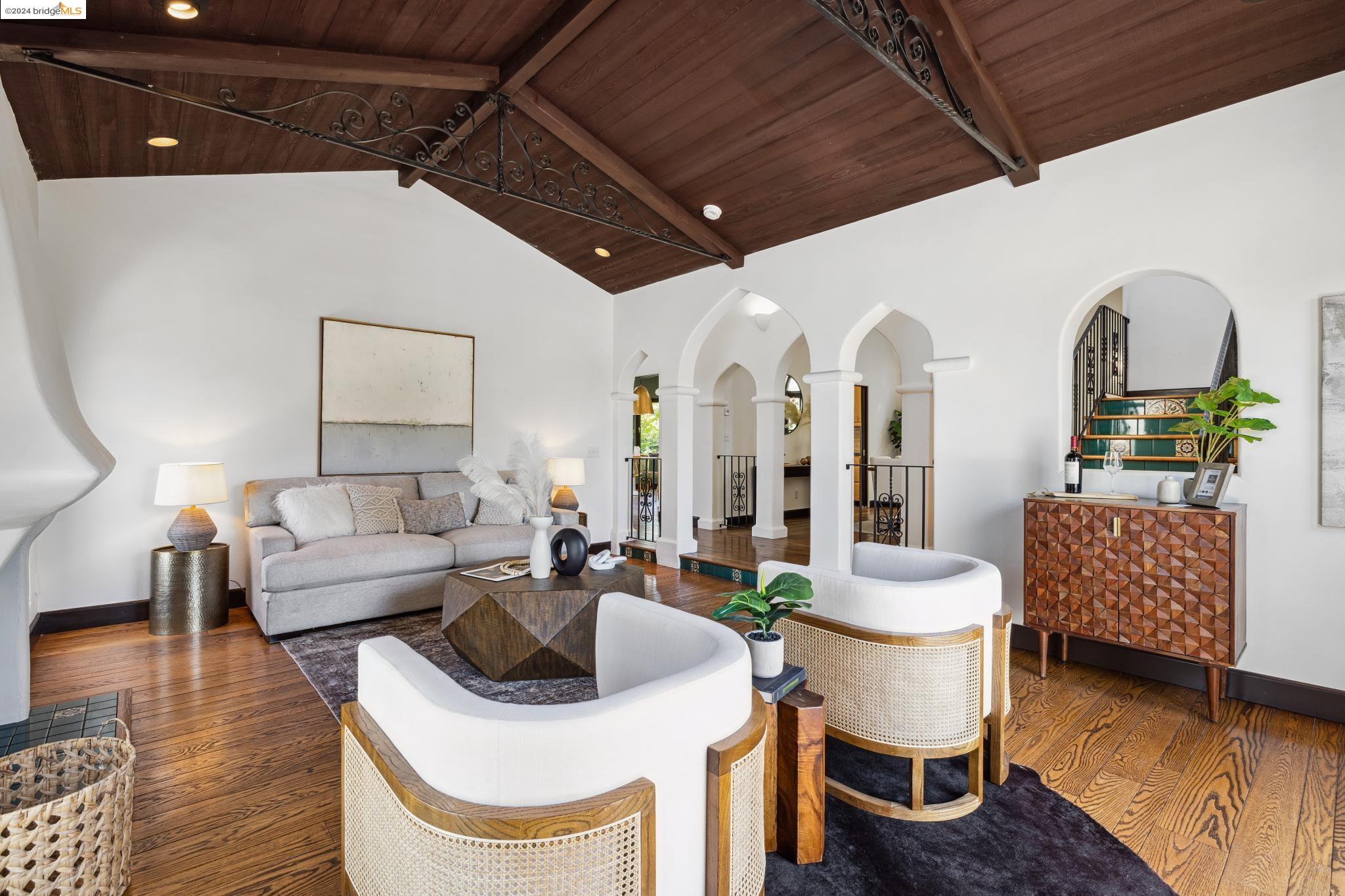 5866 Buena Vista Ave