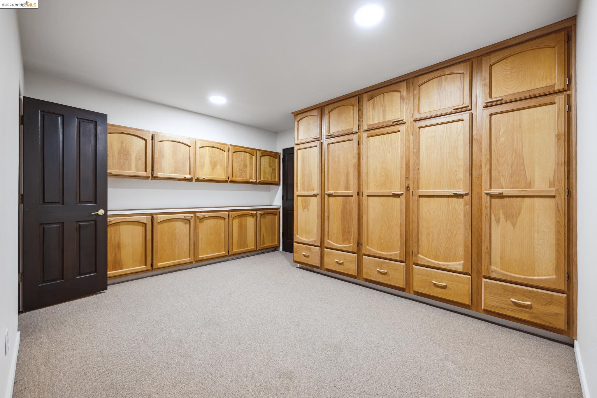 5866 Buena Vista Ave