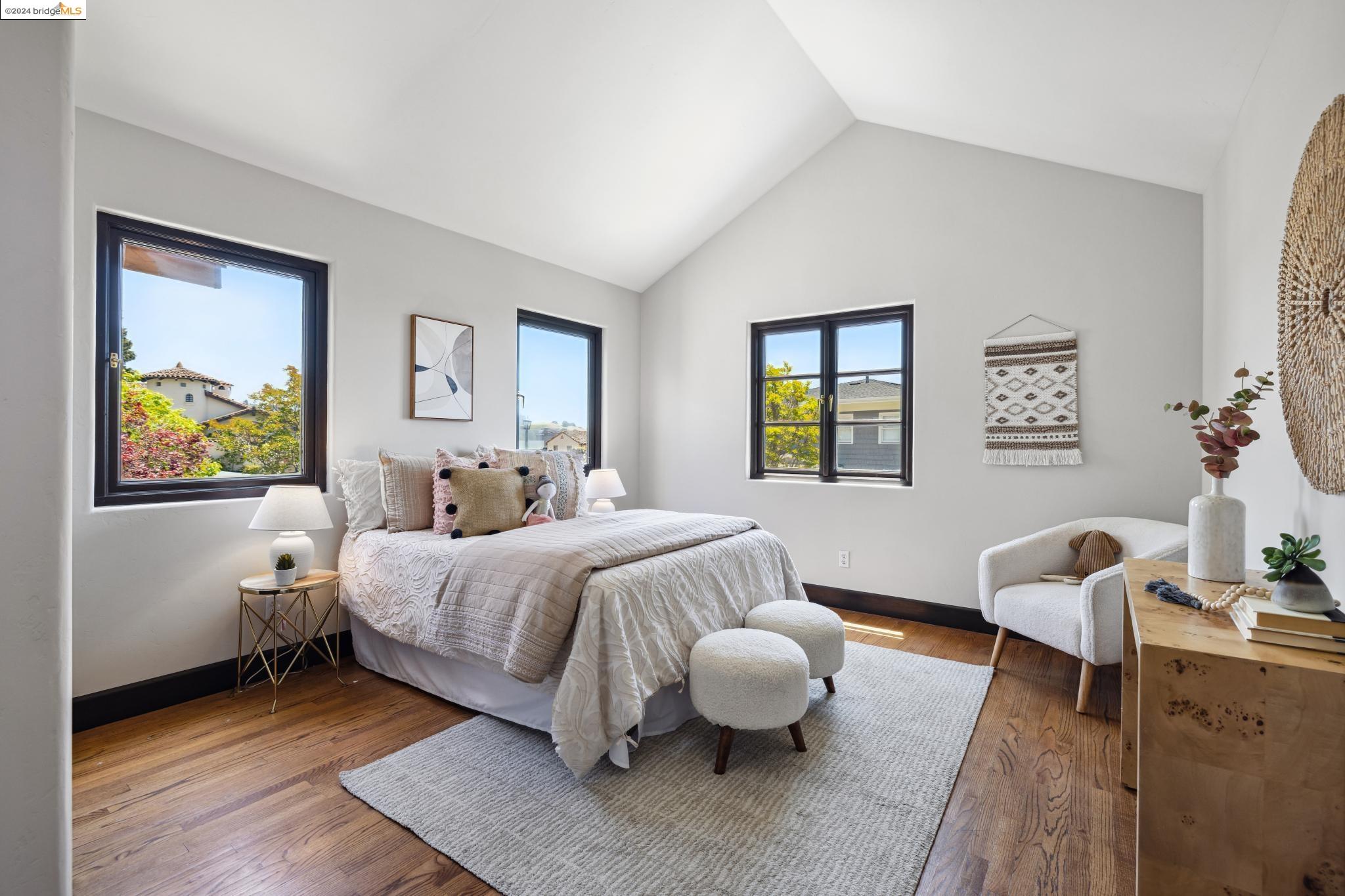 5866 Buena Vista Ave