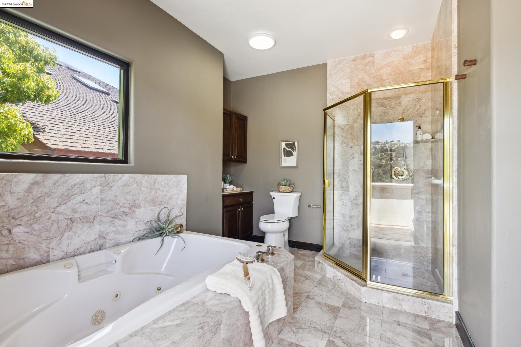 5866 Buena Vista Ave