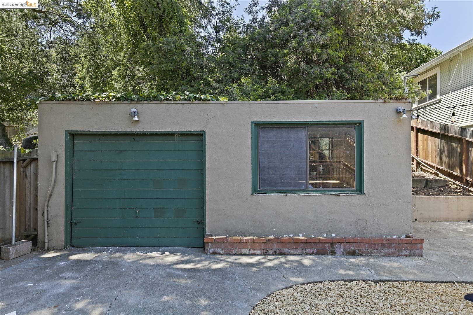 3971 Whittle Ave