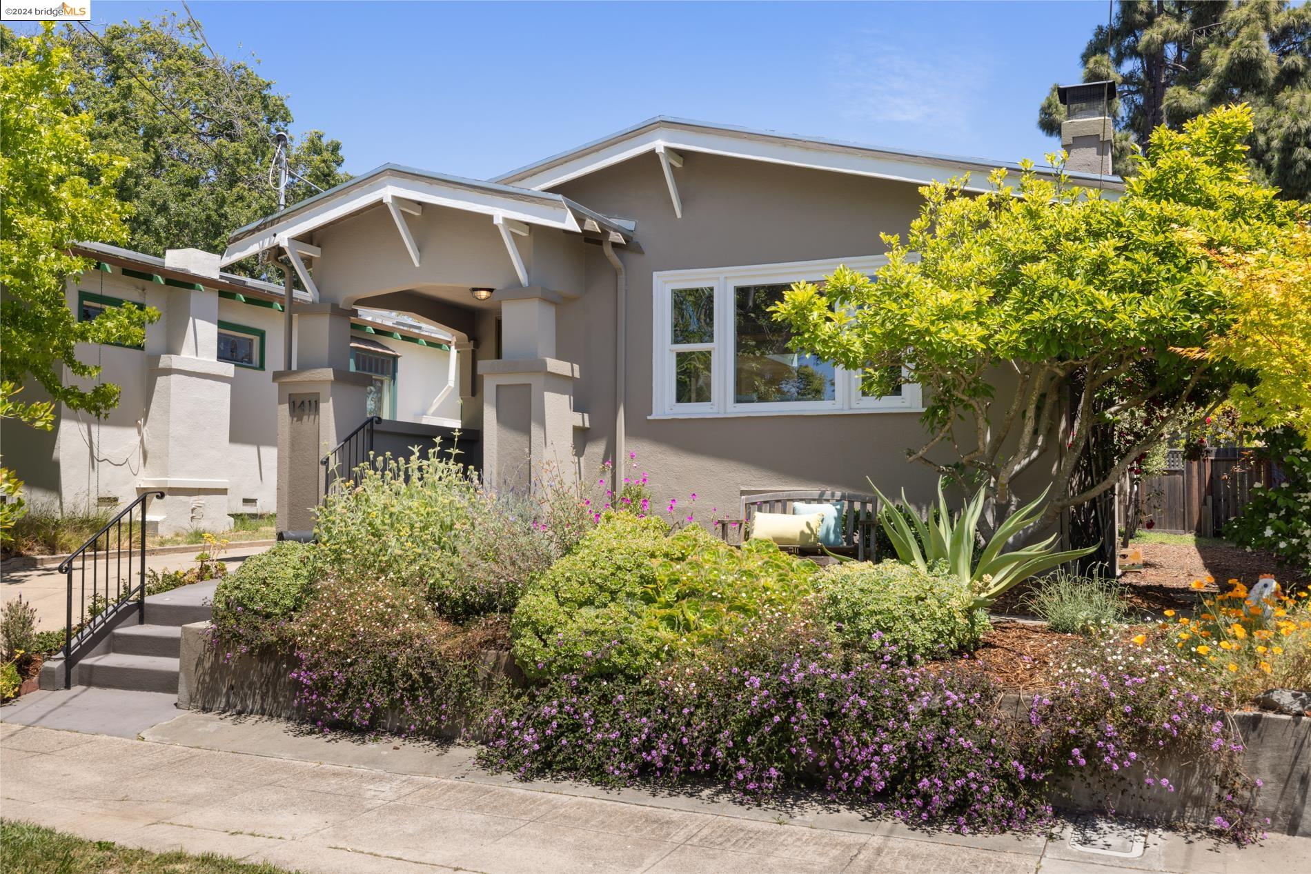1411 Holly Street