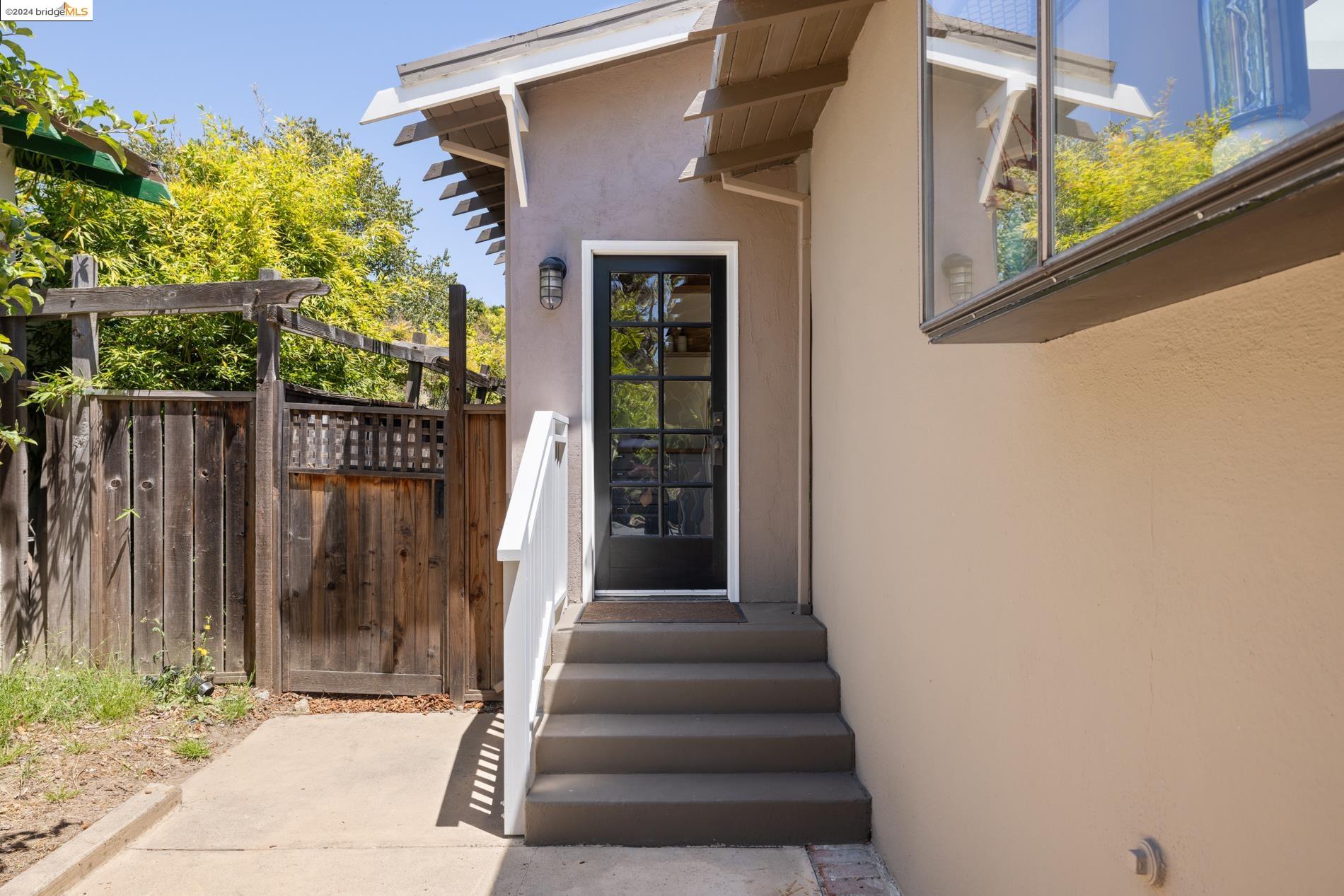 1411 Holly Street