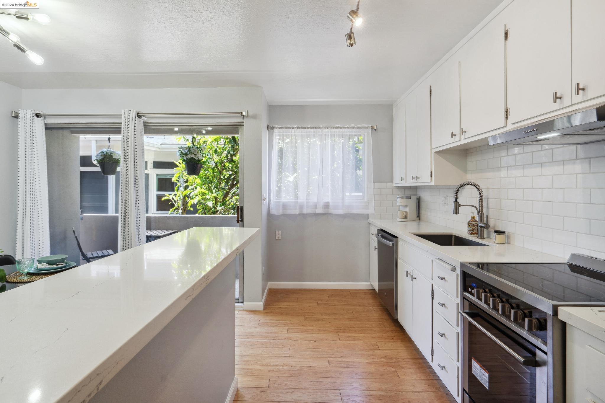 280 Park View Ter