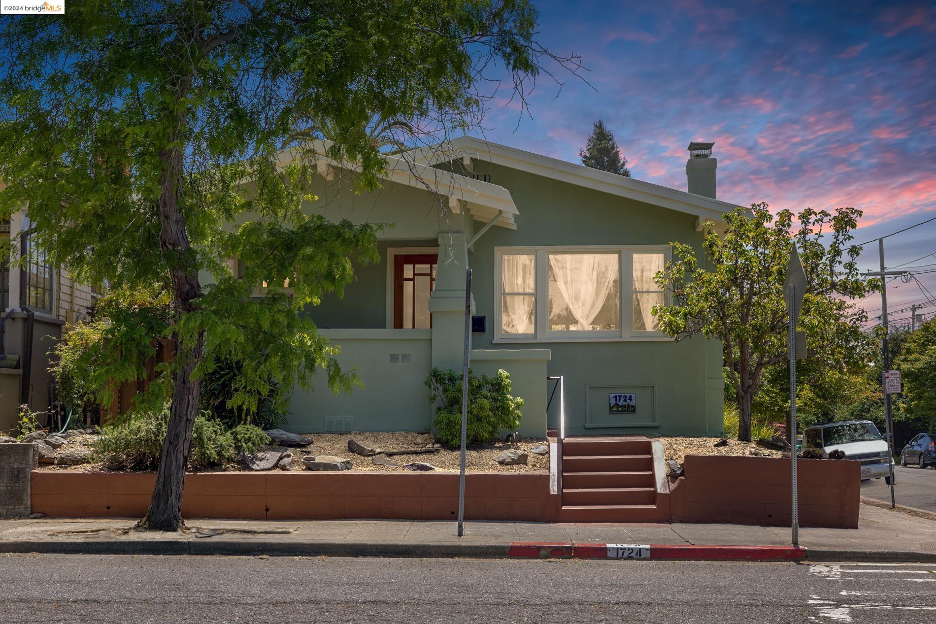 1724 Cedar St