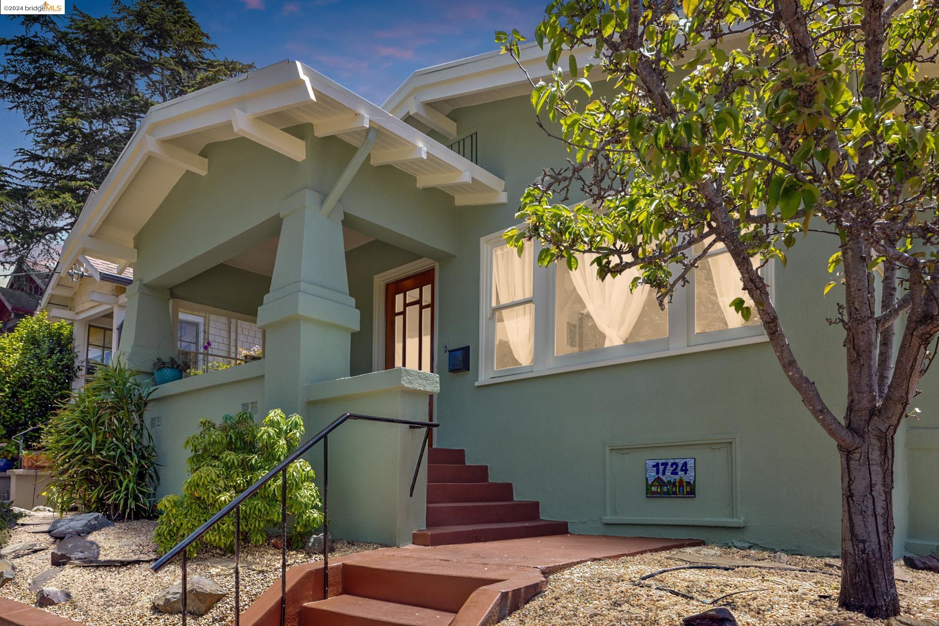 1724 Cedar St