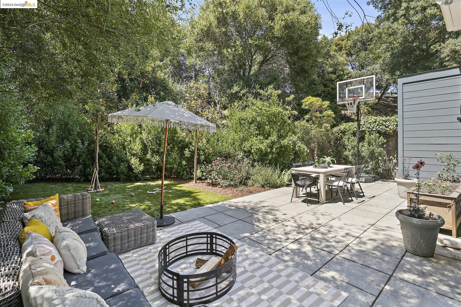 5439 Locksley Ave
