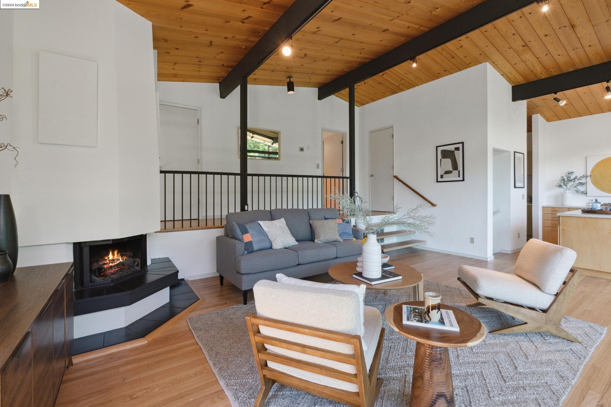 2255 Arrowhead Dr