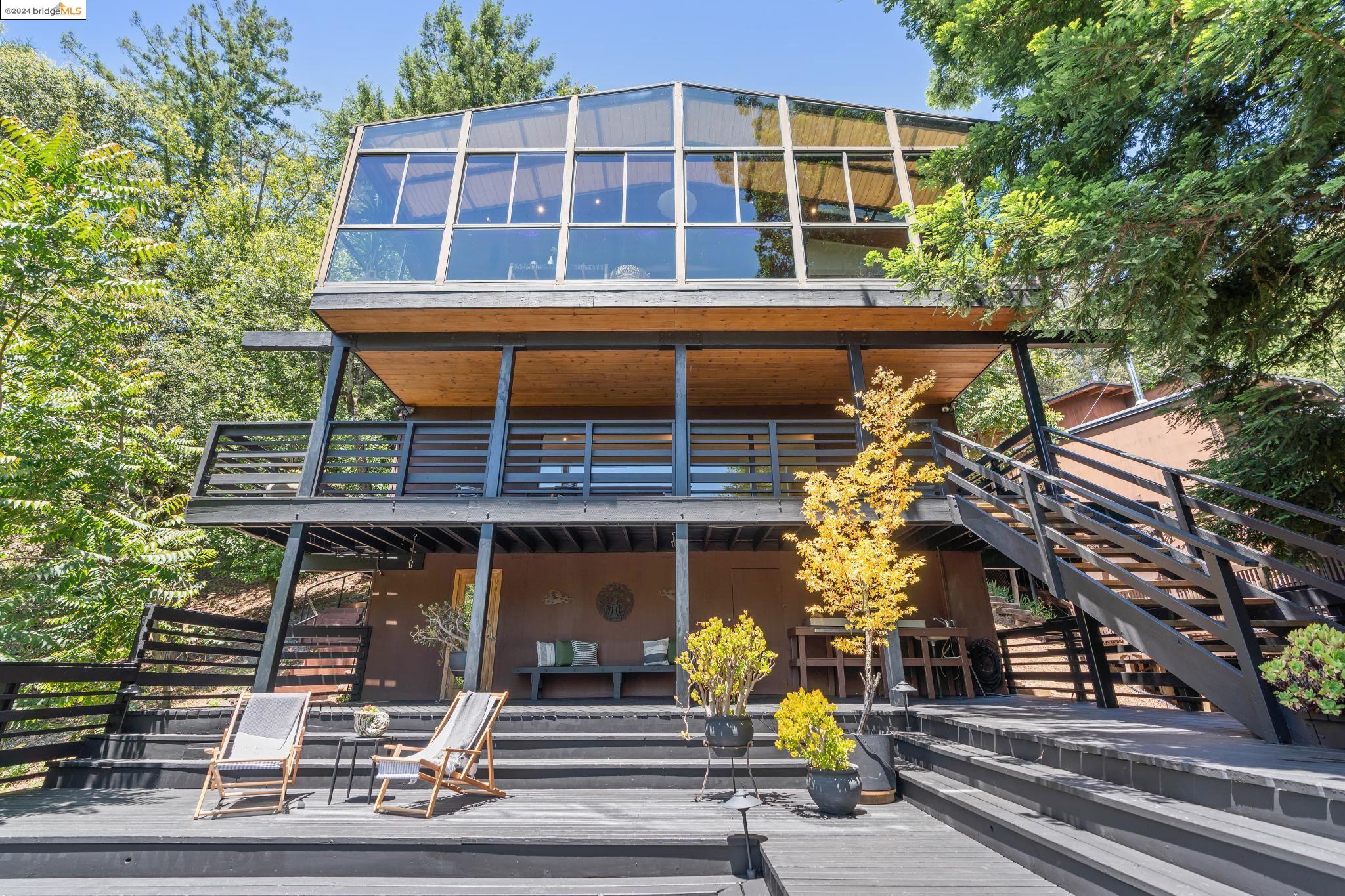 2255 Arrowhead Dr