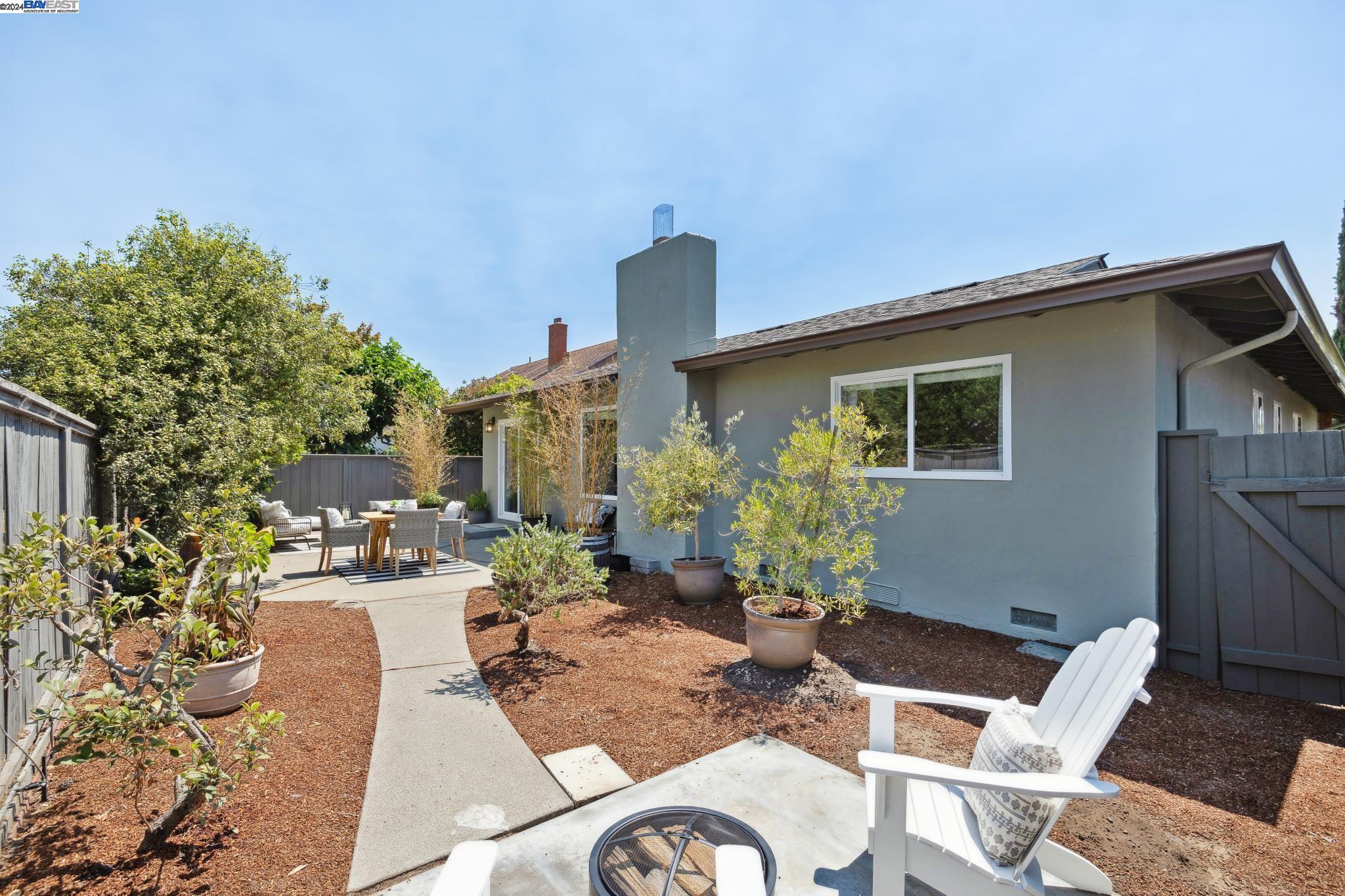 1053 Island Drive