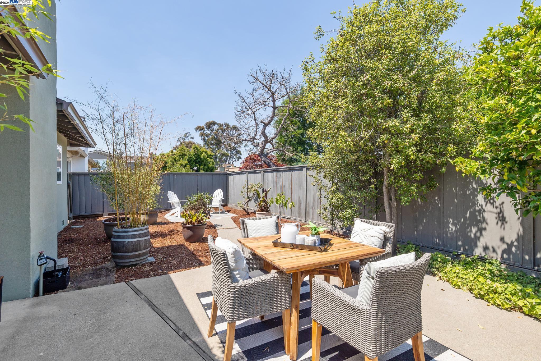 1053 Island Drive