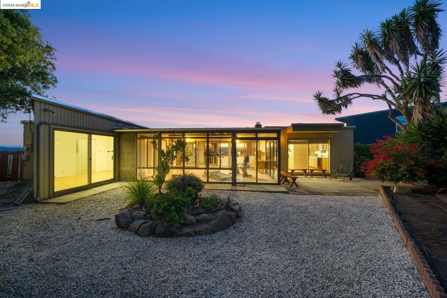 280 Washington Court