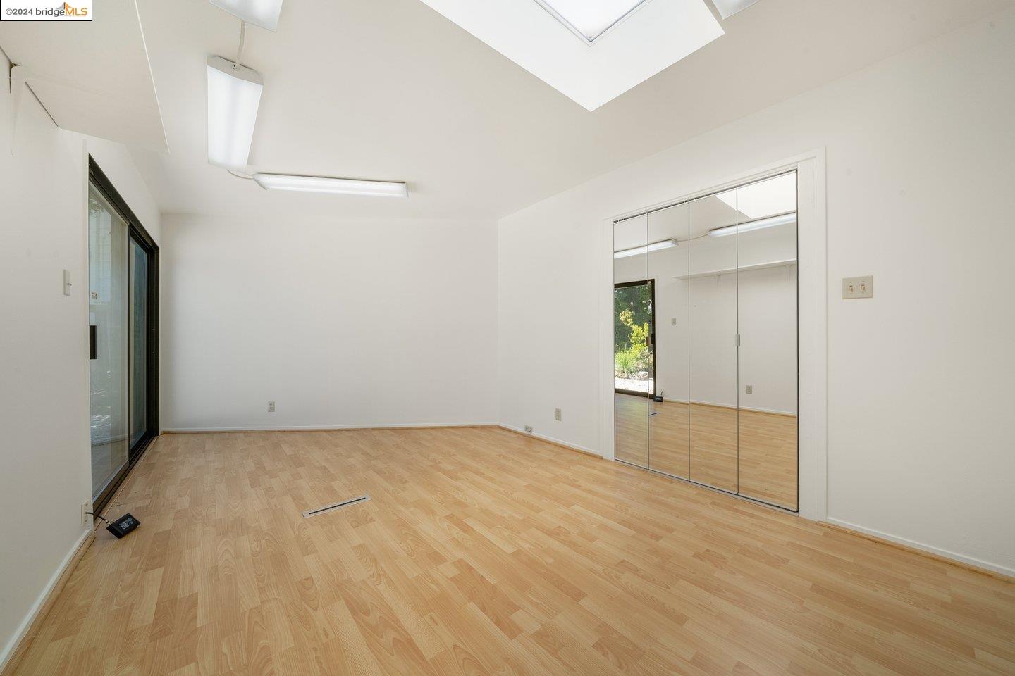 280 Washington Court