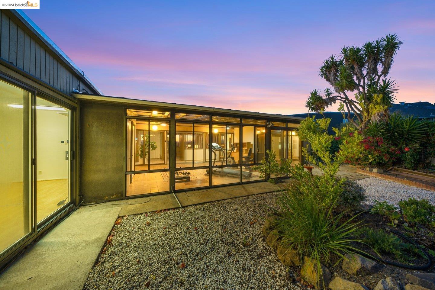 280 Washington Court