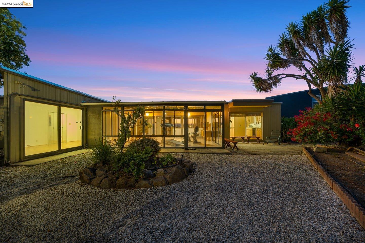 280 Washington Court