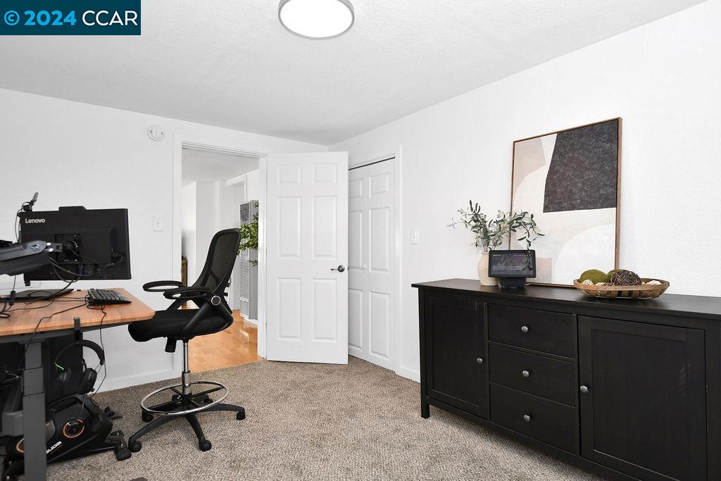 901 Bella Vista Avenue