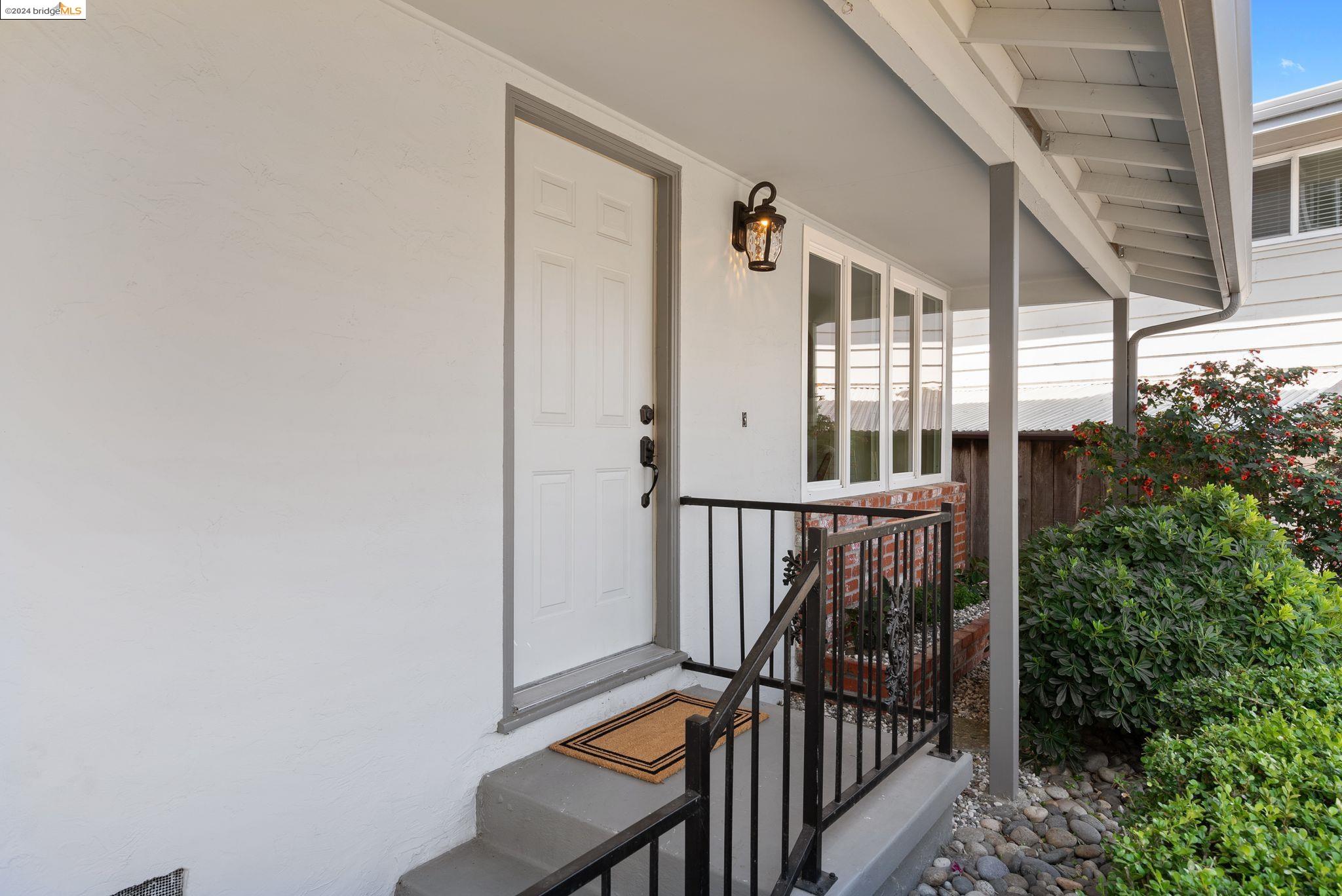 6310 Monte Cresta Ave.