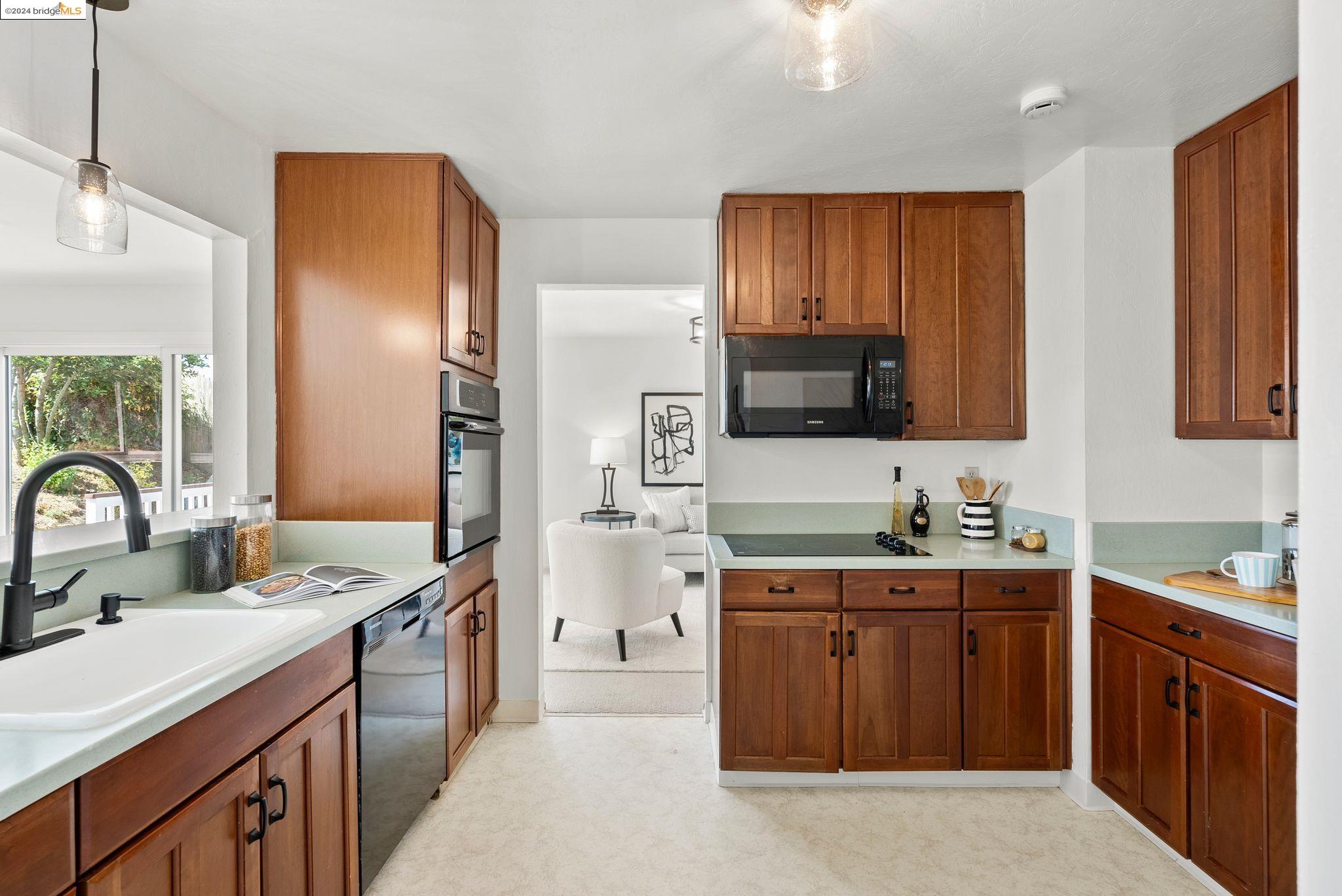 6310 Monte Cresta Ave.