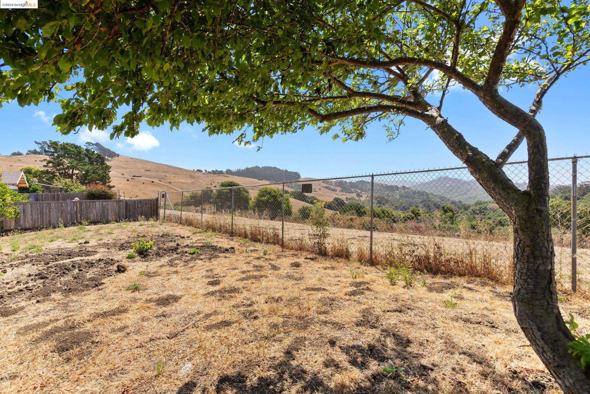 6310 Monte Cresta Ave.