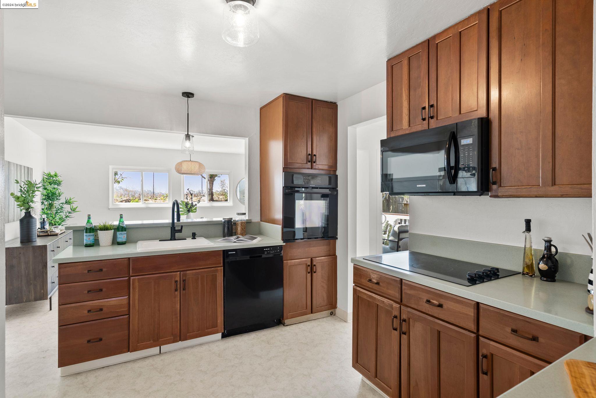 6310 Monte Cresta Ave.