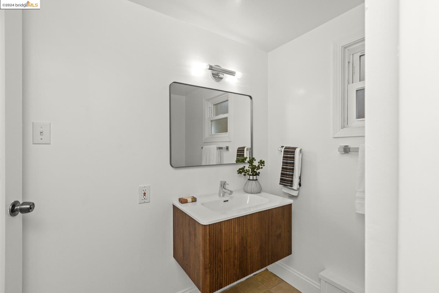 135 Santa Fe Ave