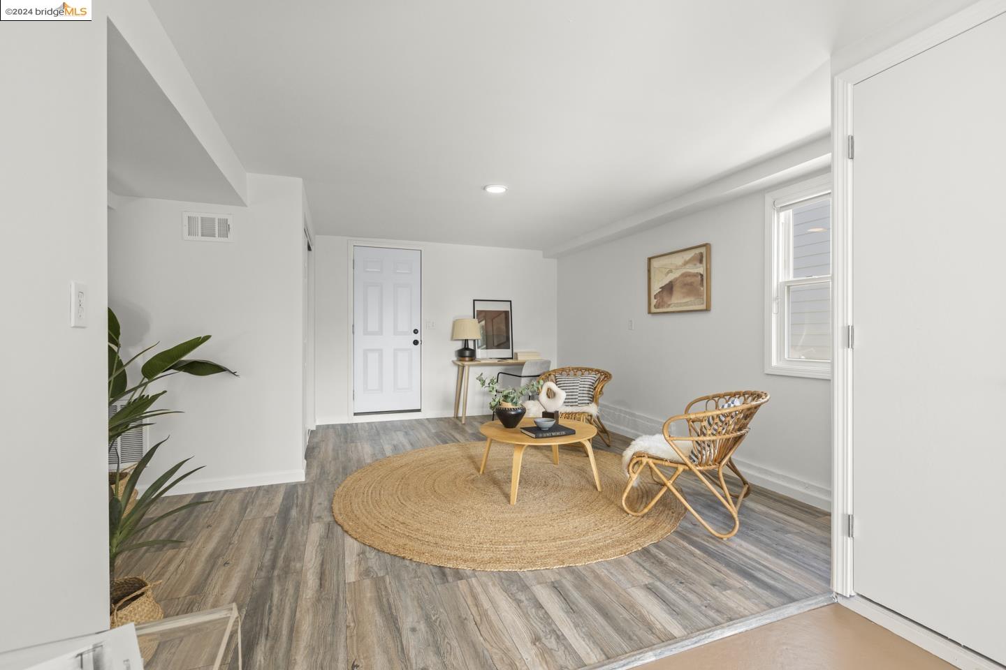 135 Santa Fe Ave