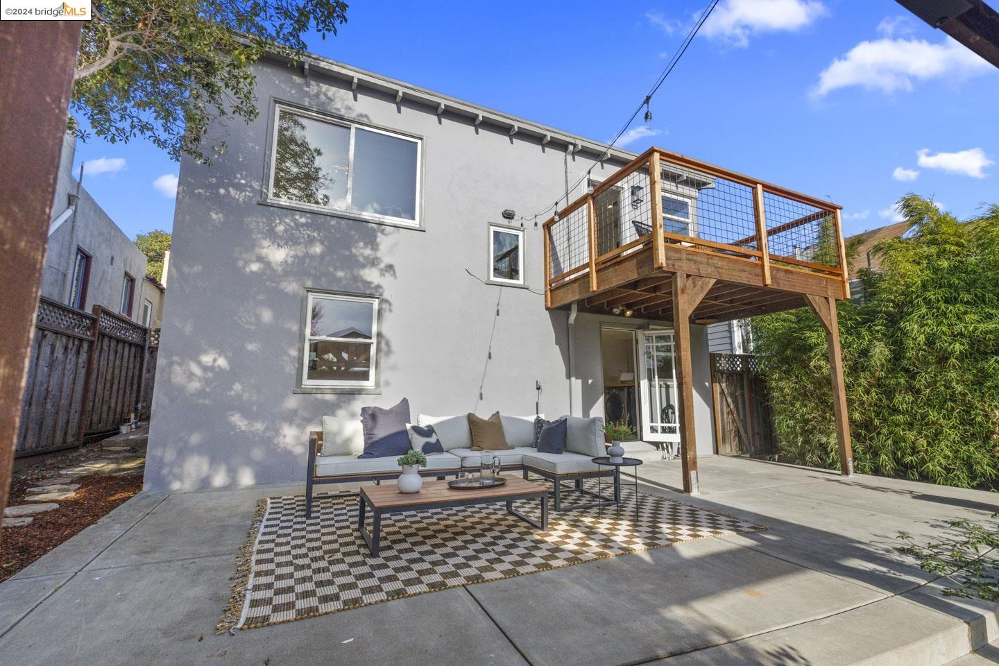135 Santa Fe Ave