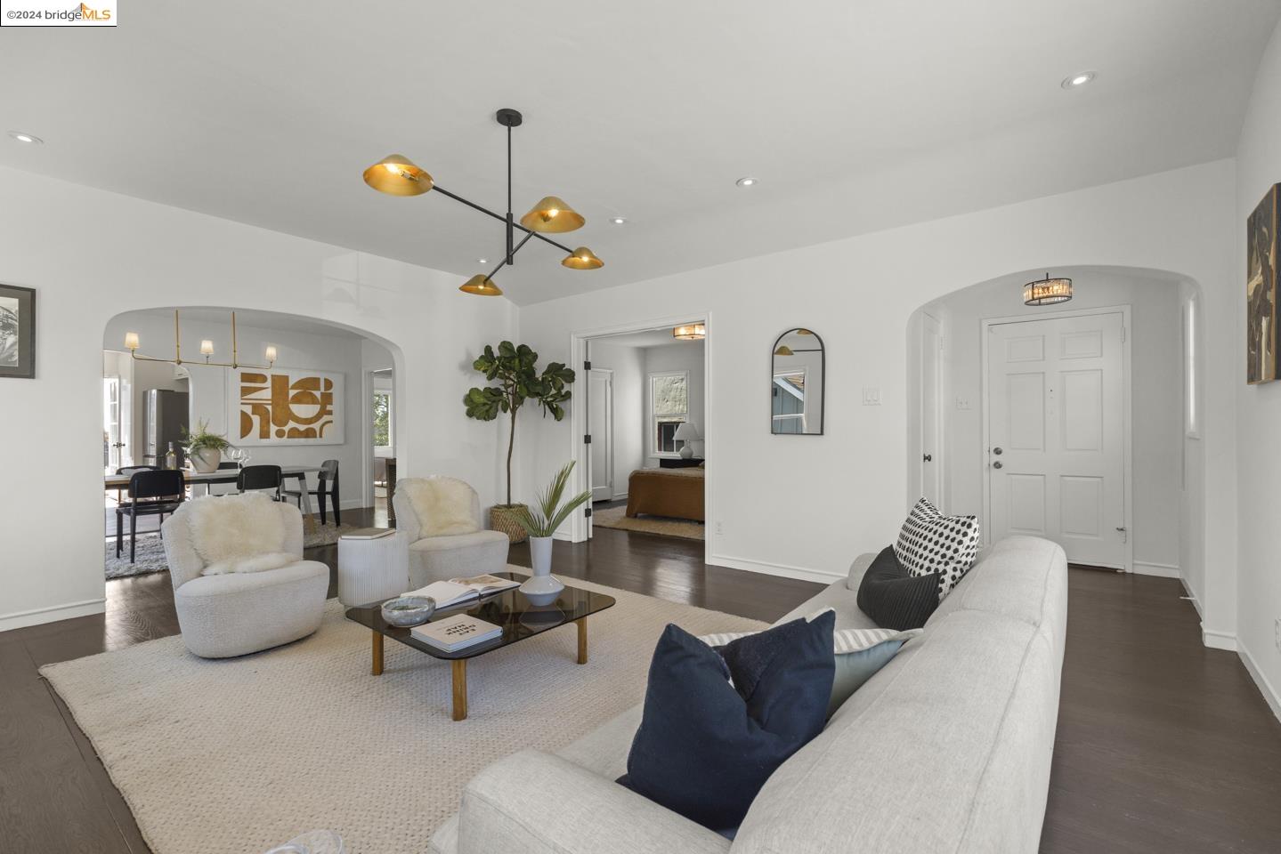 135 Santa Fe Ave