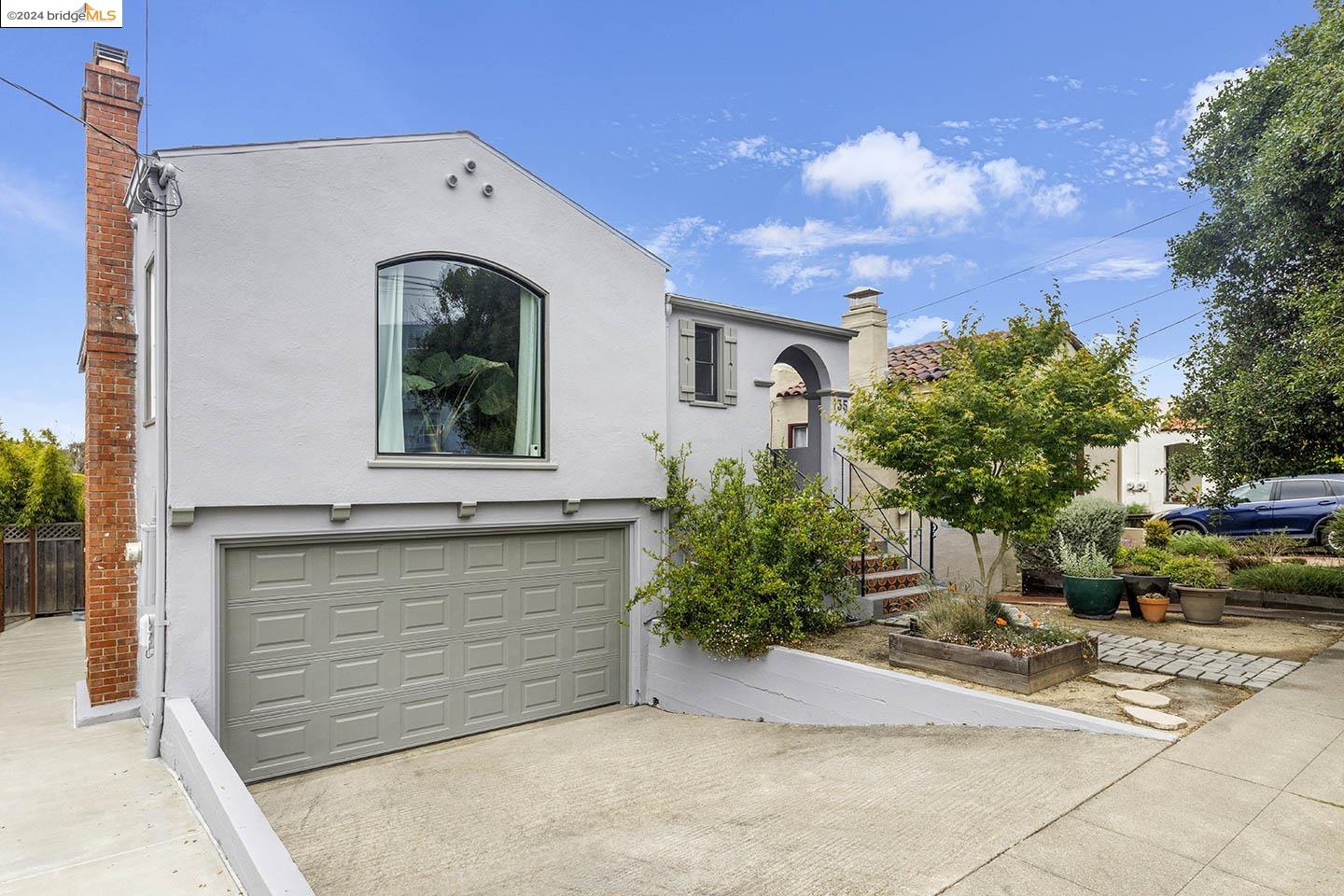 135 Santa Fe Ave