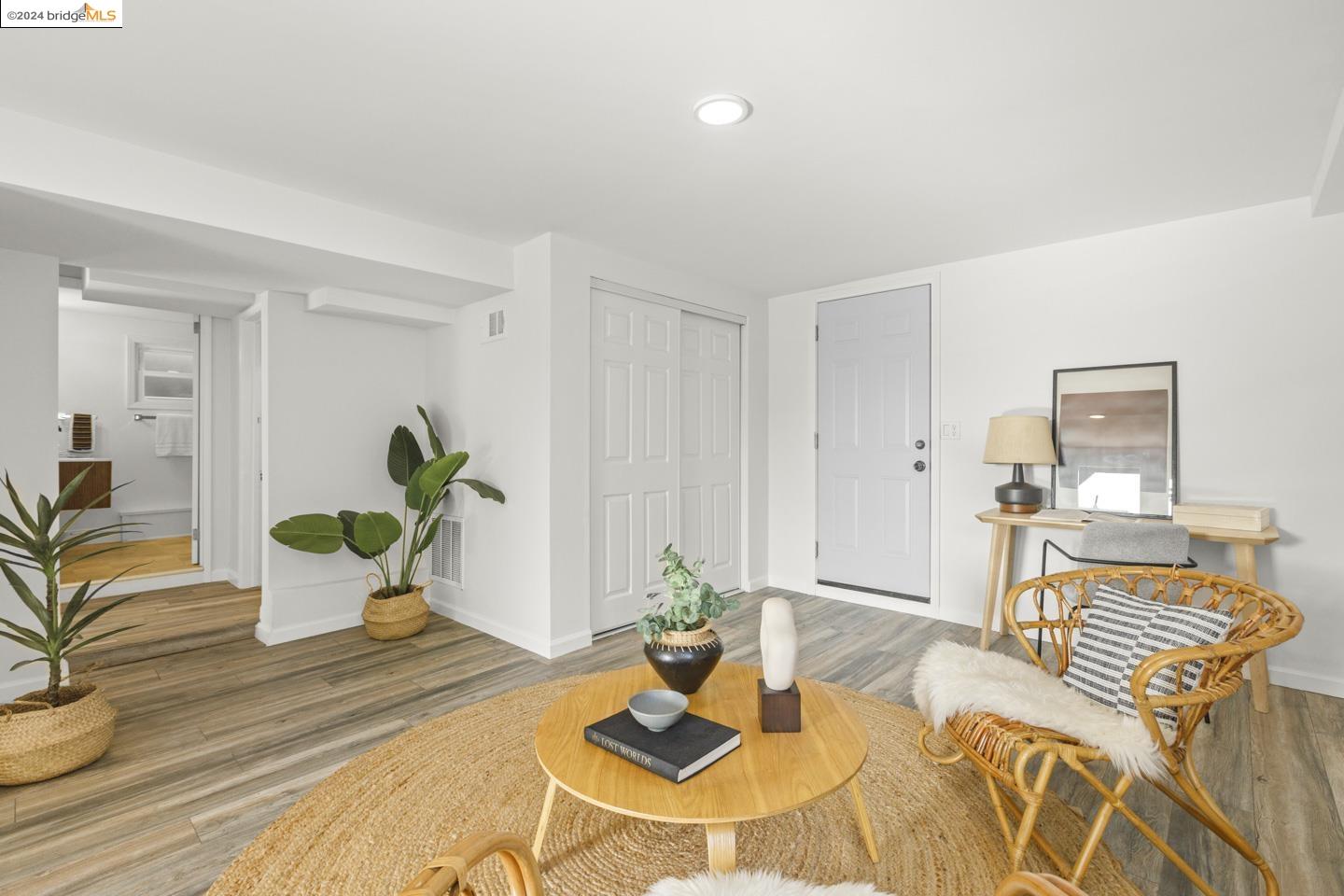 135 Santa Fe Ave