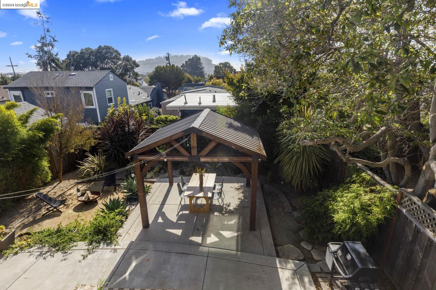 135 Santa Fe Ave
