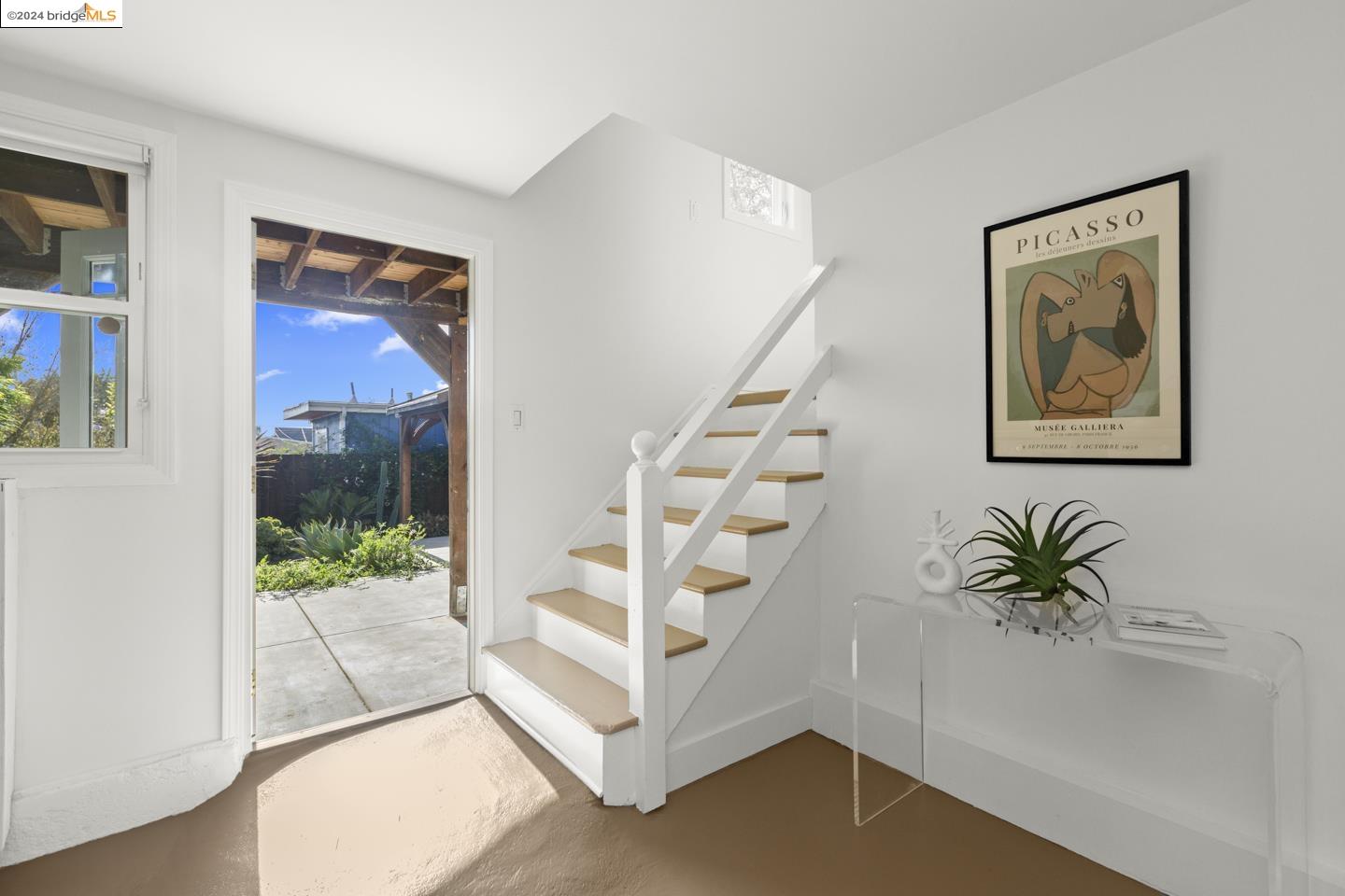 135 Santa Fe Ave
