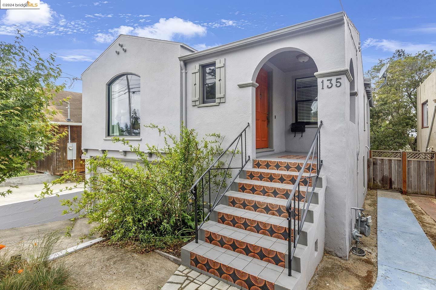 135 Santa Fe Ave