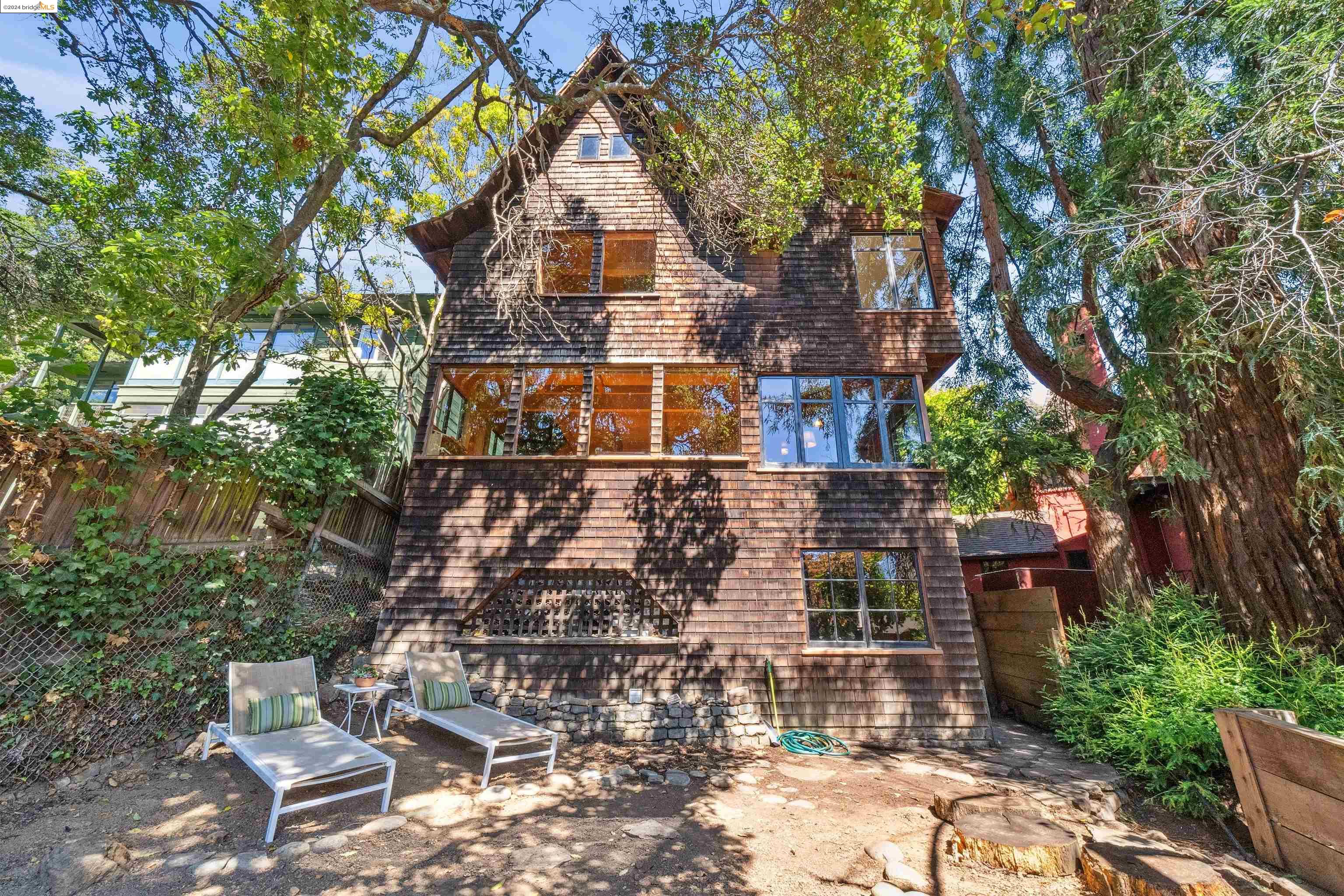 1736 Highland Pl