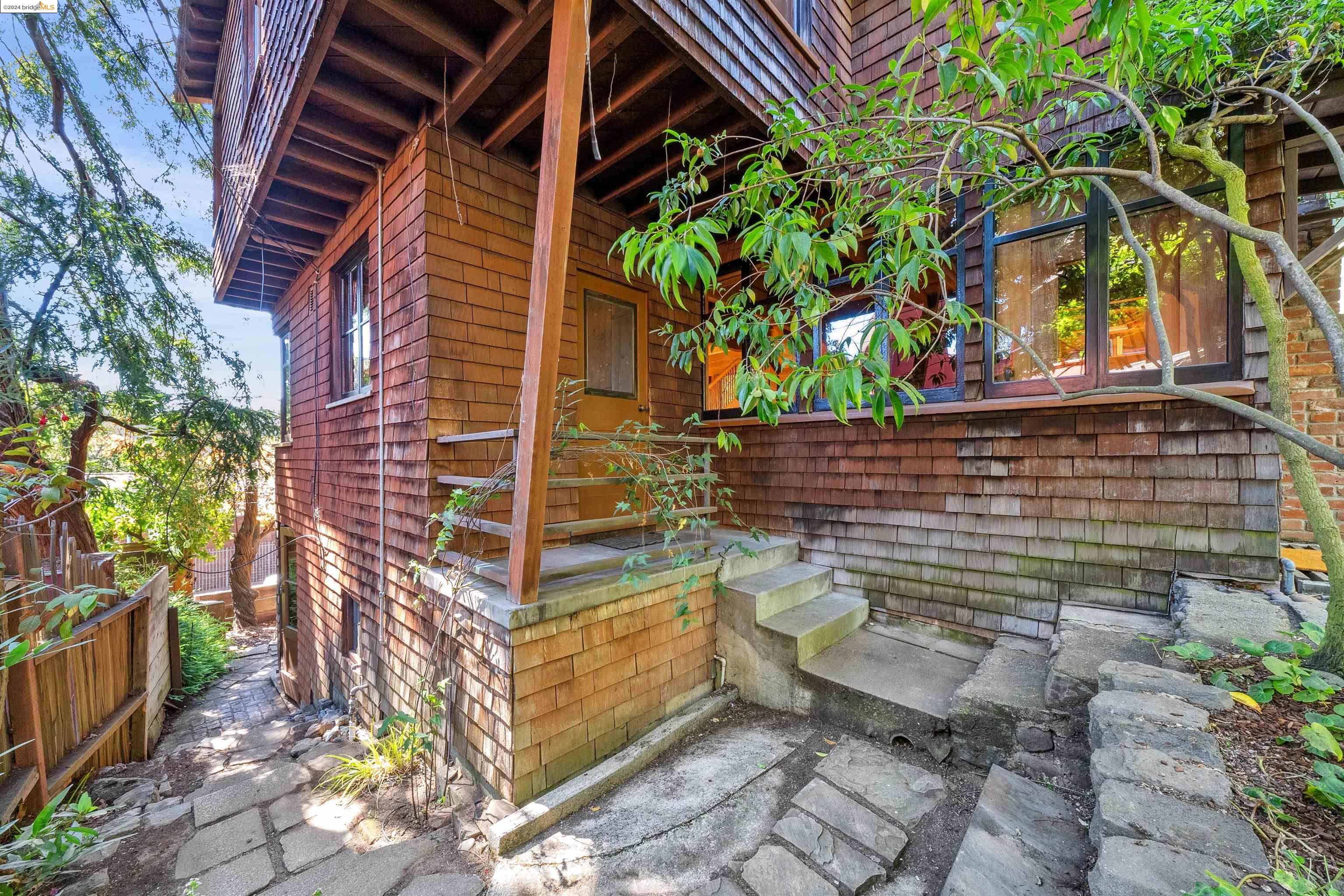 1736 Highland Pl