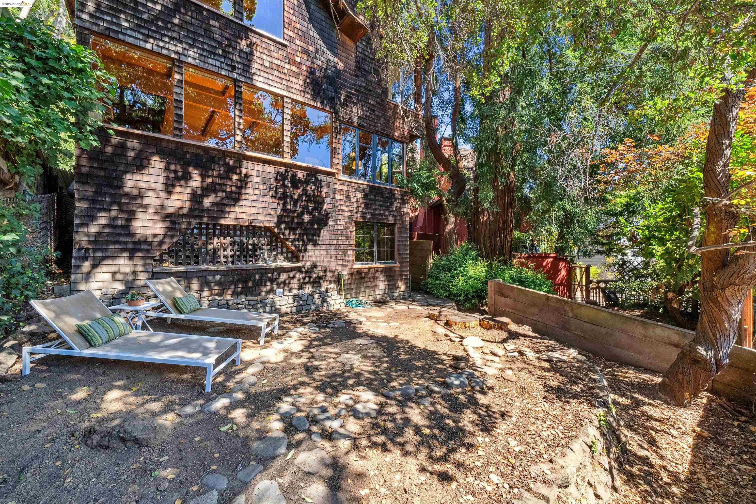 1736 Highland Pl