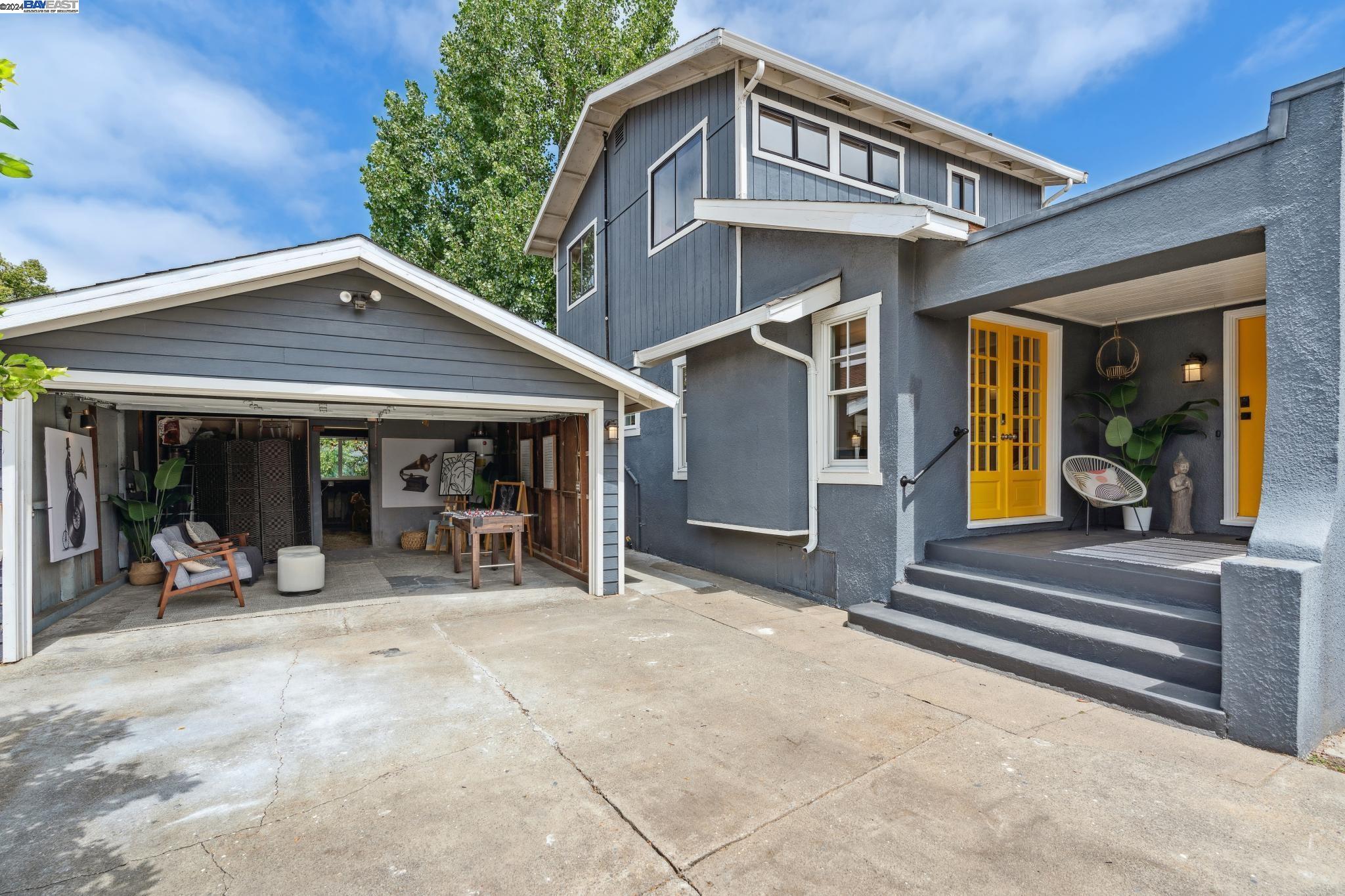 3009 HUMBOLDT AVENUE