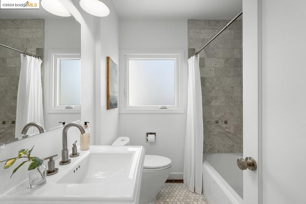 129 San Carlos Avenue