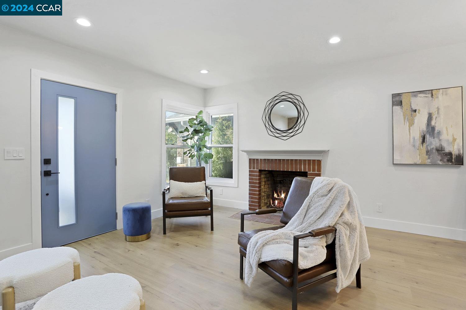 1249 Francisco Street