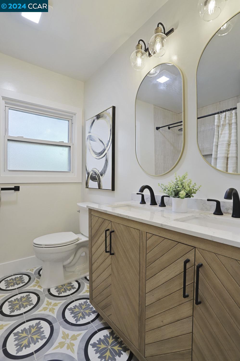 1249 Francisco Street