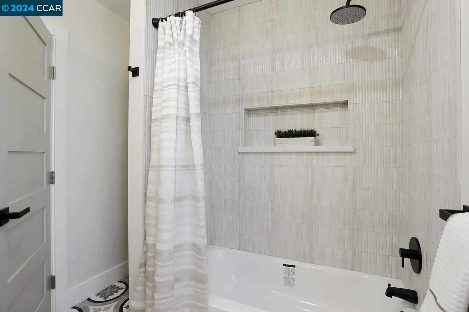 1249 Francisco Street